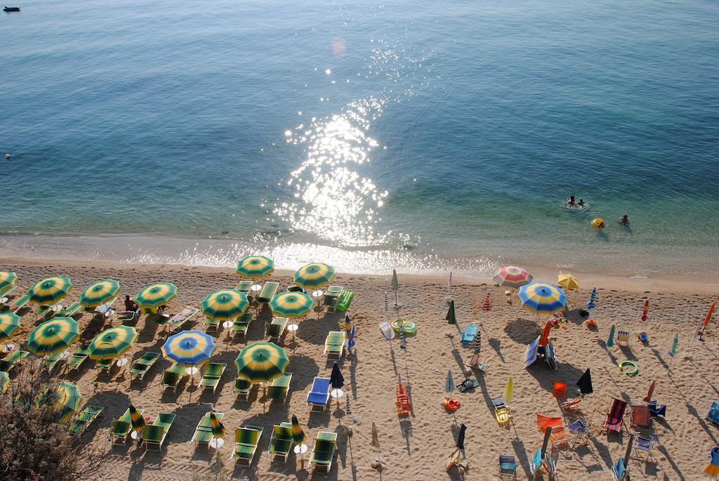 Вілла Leonardo Casa Vacanze Маттіната Екстер'єр фото